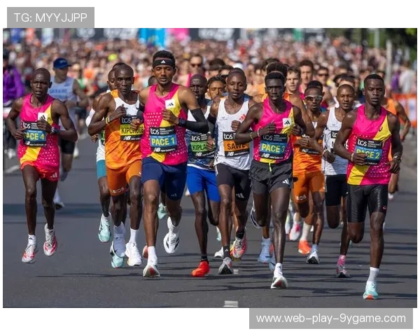 伦敦马拉松热潮不断，选手挑战个人极限，伦敦马拉松2021视频